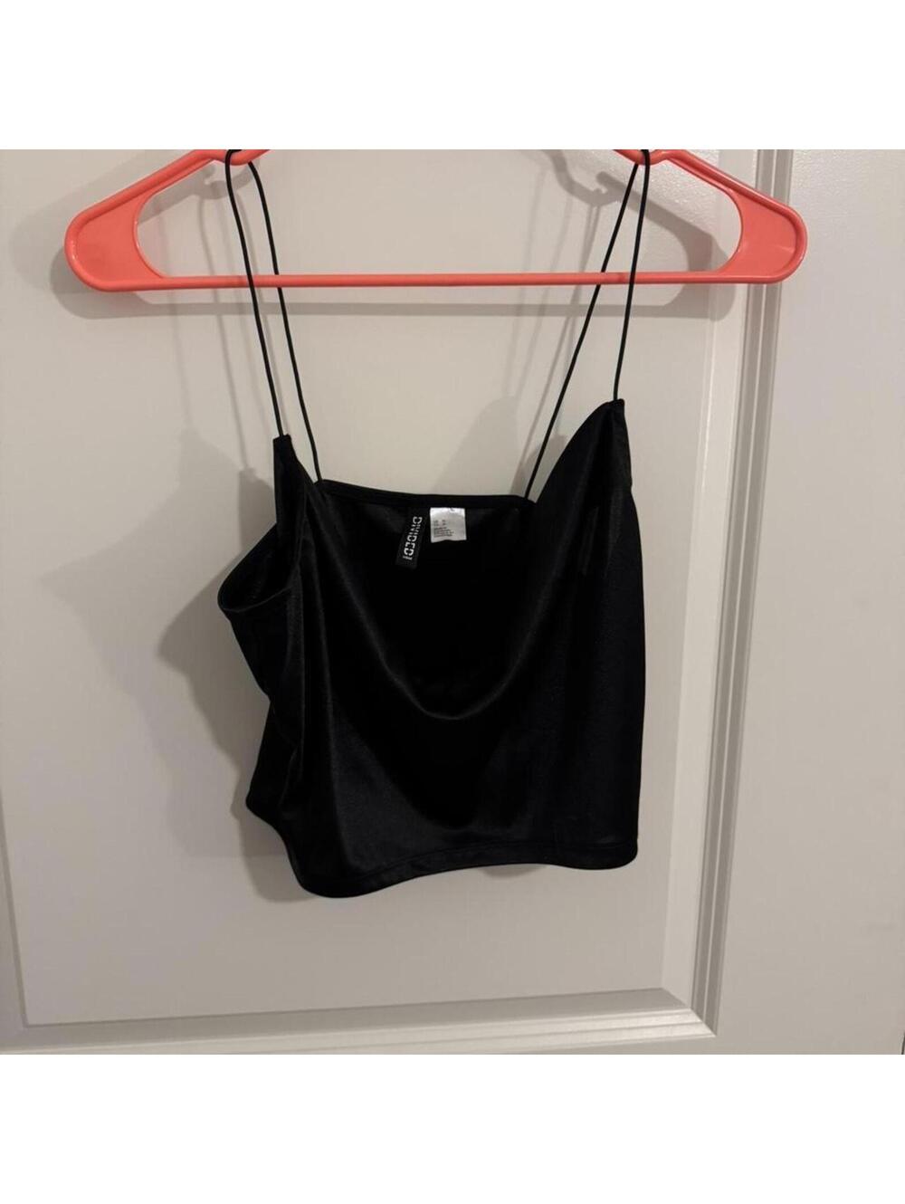 H&M Women's Black Crop-top